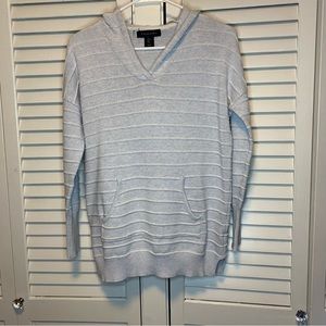 TAHARI PULLOVER KANGAROO POCKET HOODIE